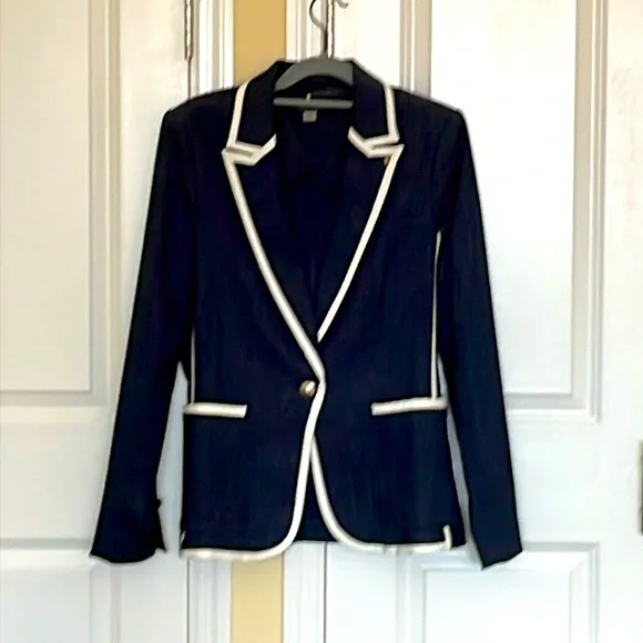 Tommy Hilfiger Navy Blazer with White Trim and Branded Buttons! Size 14 - Picture 14 of 17